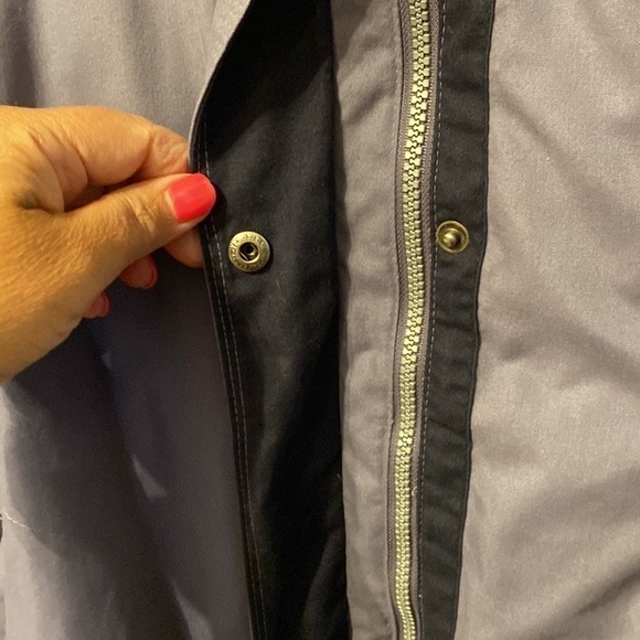 Mulberry Street lightweight purple and plaid hooded coat. Size Large. - Picture 6 of 9